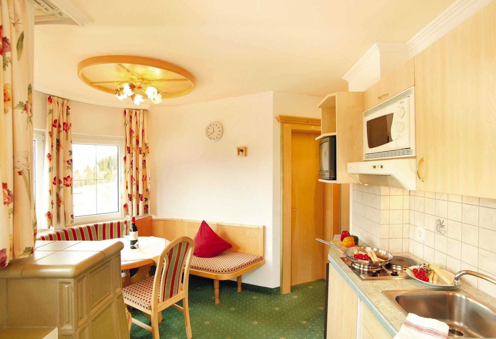 Apparthotel Talhof, Restaurant, Pool Und Spa Oberau Extérieur photo